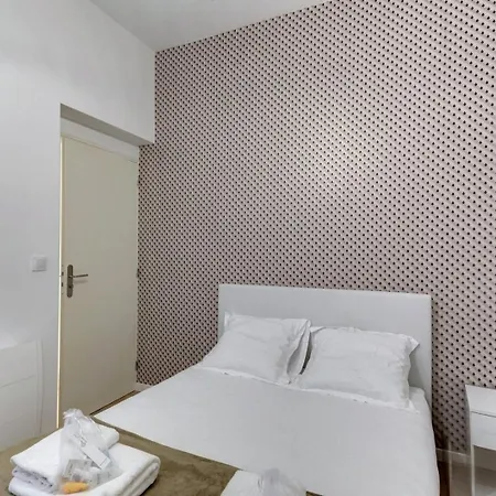 570 Bloom - Superbe A Apartment *