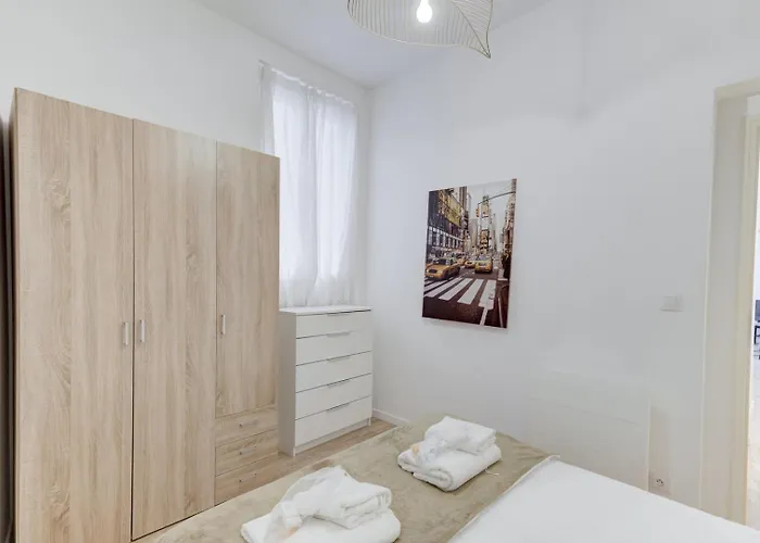 570 Bloom - Superbe A *